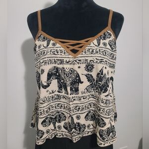 🌻4 for $20🌻 Elephant print top 🐘